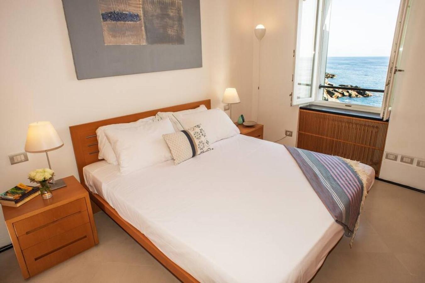 Апартаменты Carattino 12 Idyllic Seafront Retreat Вернацца Экстерьер фото